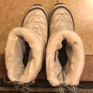 Women’s North Face boots